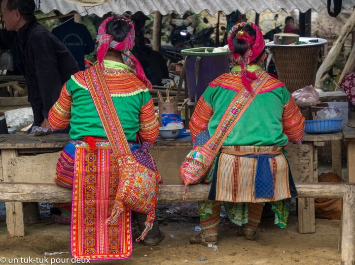 H'mongs fleurs au marché de Can Cau