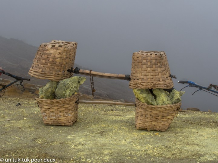 Le plateau d&rsquo;Ijen, beauté pour l&rsquo;un, enfer pour&nbsp;l&rsquo;autre.